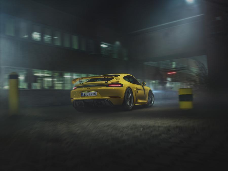  Porsche 718 Cayman GT4 (982C) 2019 года  (WW) (фото 3 из 190)